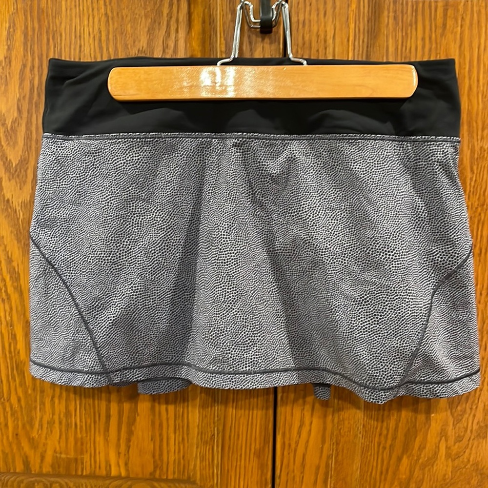 Lululemon Disperse Dusky Lavender Black Print Circuit Breaker Skirt 6